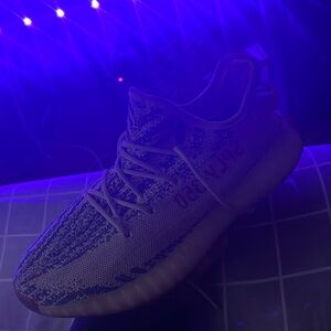 Yeezy semi frozen size 8 a little wear